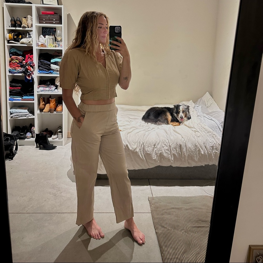Everlane khaki pants size 6 barely worn